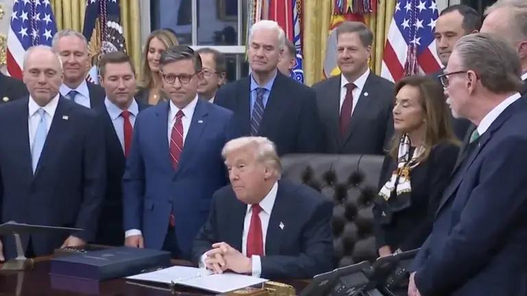 Congreso de EU aprueba acuerdo para poner fin al cierre de Gobierno más largo de su historia