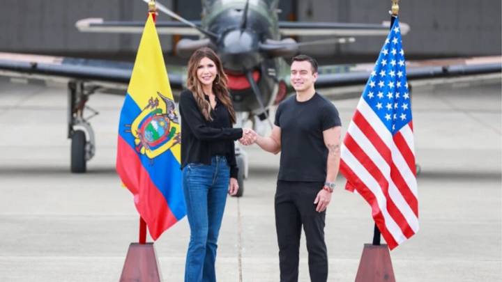 Ecuador: Daniel Noboa recibe a Kristi Noem para instalar bases militares