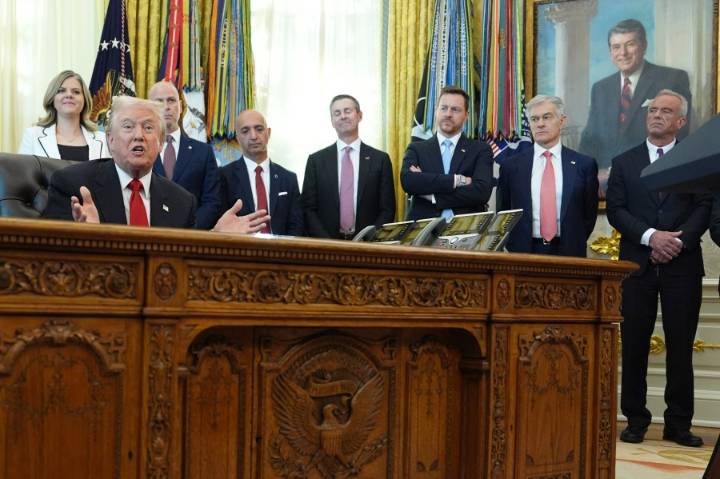 Trump unveils deal to expand coverage and lower costs on obesity drugs