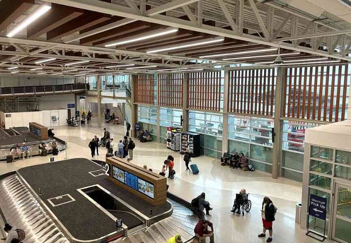 Northwest Arkansas National Airport board considers options to honor Uvalde Lindsey and other founders