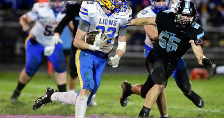 Chestnut Ridge scores 22 unanswered points to down Tussey Mountain in District 5 Class 2A semifinal