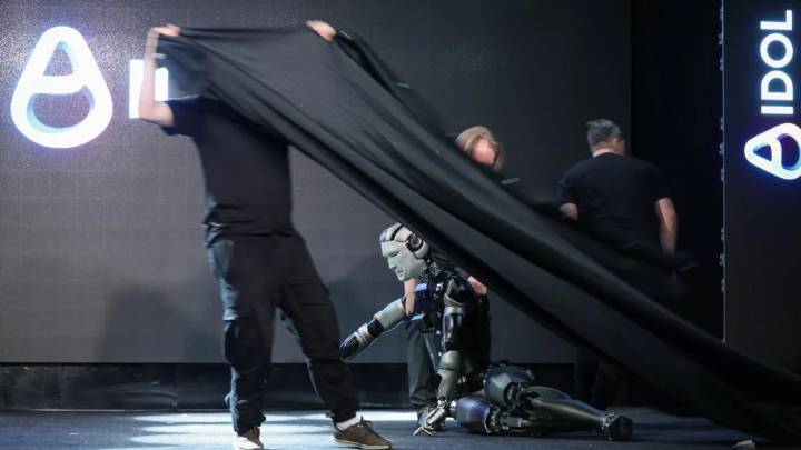 El primer robot humanoide con IA de Rusia se desploma en su presentación