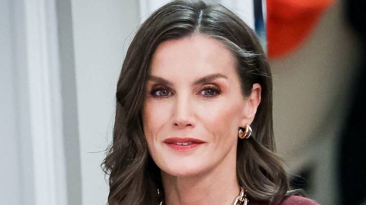 Queen Letizia's subtle message of 'strength and stamina' in shimmering sequin skirt