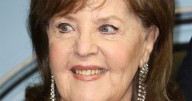 Pauline Collins, British actress who won cult following for Shirley Valentine, dies at 85
