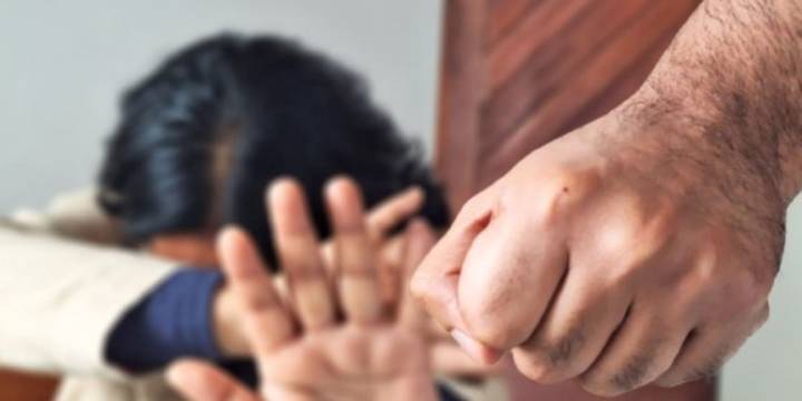 Ser mujer en Perú implica riesgo: el Ministerio de Salud atendió más de 176 mil casos de violencia en 2025