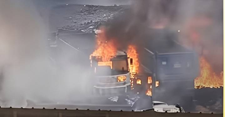 Conflicto minero en La Rinconada deja un fallecido y decenas de vehículos quemados