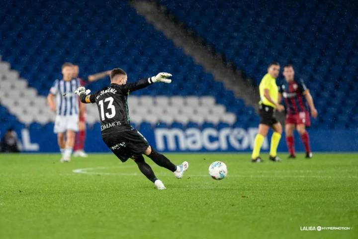 SD Huesca: Marchando una de urgencias, una de sufrimiento y otra de curanderos de cabezas