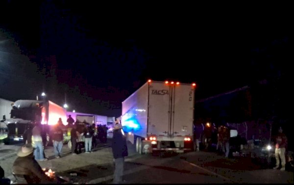 Siguen bloqueos en carreteras de Chihuahua pese a acuerdos con Segob