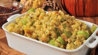 Waiting Until Thanksgiving Day To Start Stuffing? Here's Why That's A Mistake