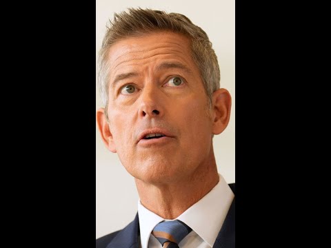 Air traffic controllers 'burned out' due to long hours, no pay during shutdown