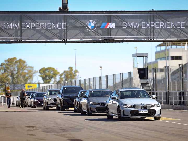 Cómo fue la inolvidable experiencia en el autódromo que BMW les regaló a sus clientes