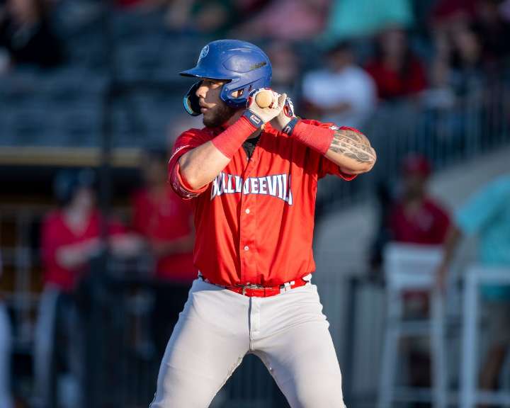 Los Medias Rojas adquieren a otro catcher venezolano en un día movido