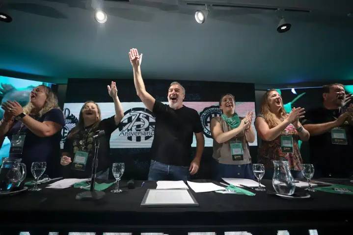 ATE evalúa adelantar el paro nacional tras un recorte que generó tensión