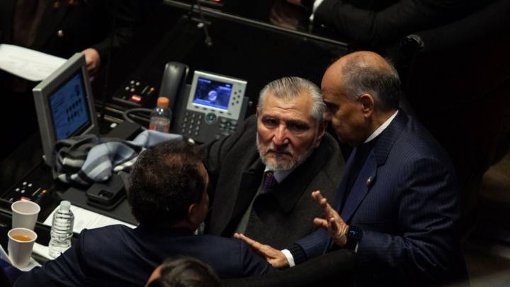 Adán Augusto López admite conocer a empresario naviero cuya empresa ha sido investigada por “huachicol”