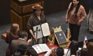 Diputados bolivianos inician nueva legislatura con la restitución de la cruz y la Biblia