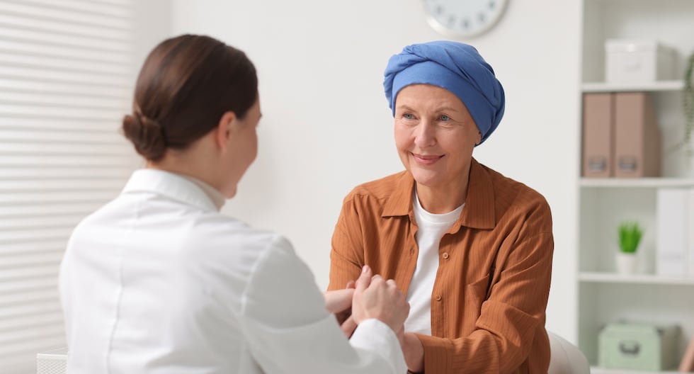 ¿Por qué algunas personas con cáncer recaen tras haber sido curadas?