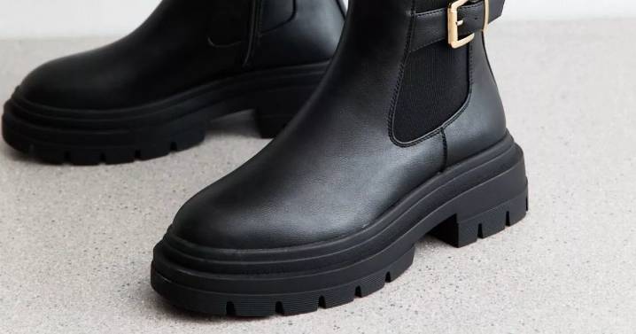 New Look's 'comfy' £44 wide fit winter boots down to £20 in Black Friday sale