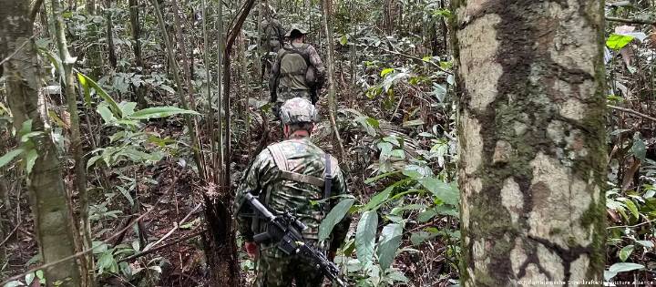 Petro endurece su política de seguridad: el bombardeo contra disidencias reabre el debate sobre la “paz total”