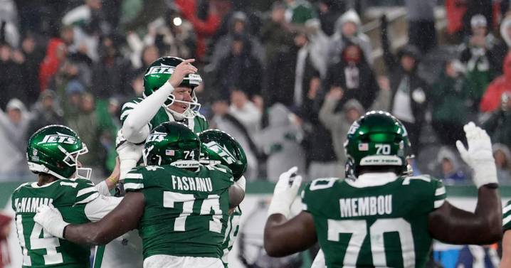 Nick Folk's 56-yard field goal on final play lifts Jets to 27