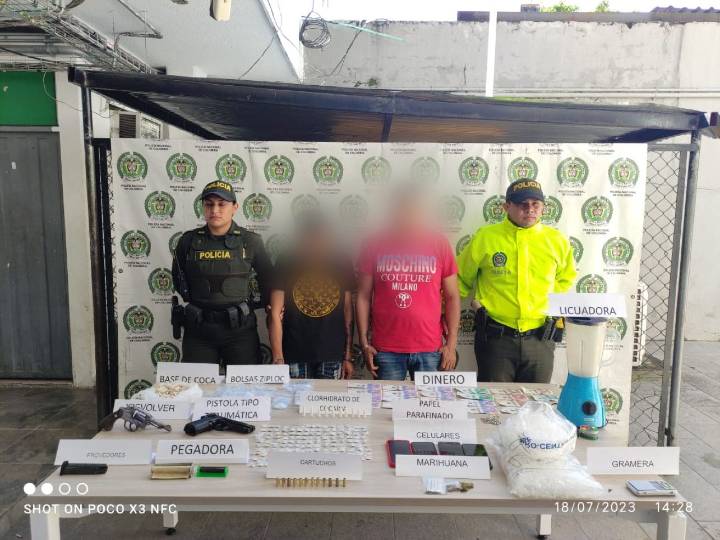 Capturados dos sujetos con grandes cantidades de estupefacientes y dos de armas de fuego