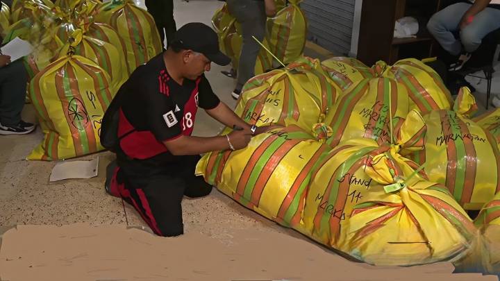 Gamarra: Policía desmantela red de comercio ilegal de ropa falsificada en la galería Markata