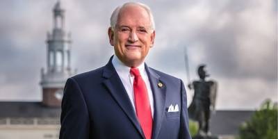 Troy Chancellor to begin three-year transition to full retirement after leading the university since 1989