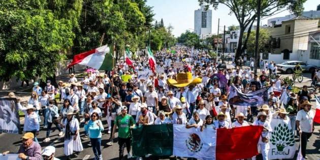 Tapatíos se suman a marcha de Generación Z en memoria de Carlos Manzo