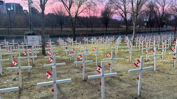 Sunrise and sunset Remembrance ceremonies begin at Calgary's Field of Crosses