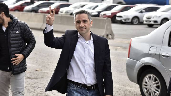 Andrés «Cuervo» Larroque exige garantías para Julio De Vido y advierte por su estado de salud