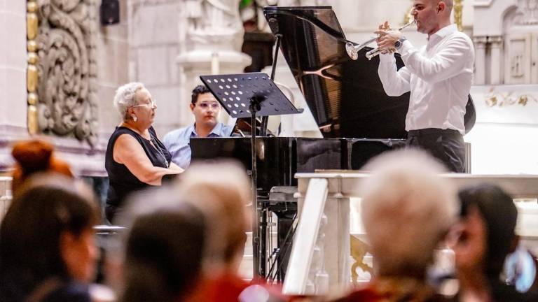 Vibra Mazatlán con el sonido del piano y los metales en Catedral