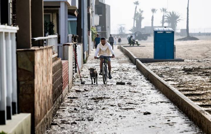 Capistrano Beach, Seal Beach flood as high tide, big surf combine at the coast