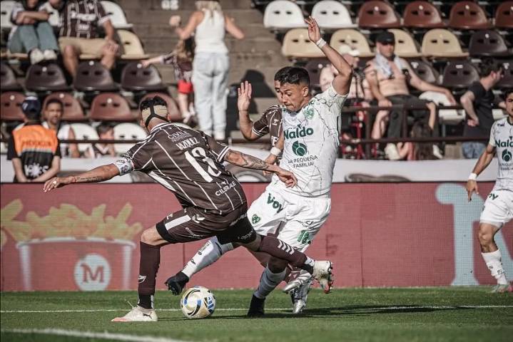 A Sarmiento se le escapó otra vez el triunfo sobre el final y aún no pudo lograr la permanencia en Primera División