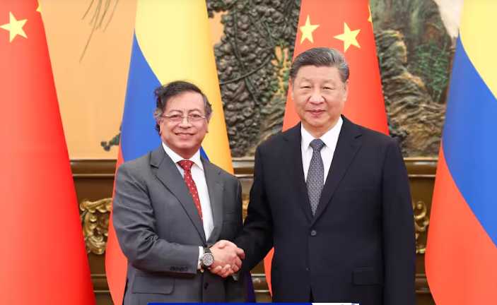 El gobierno de Colombia había planeado un viaje oficial de Petro y su canciller, Rosa Villavicencio, a China en diciembre