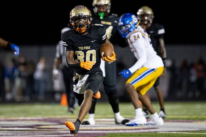 No. 5 King’s Fork, led by Gilliam’s four touchdowns, beats No. 8 Nansemond River