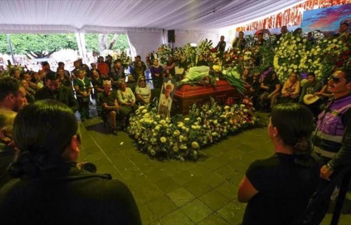 ASESINATO de Carlos Manzo exhibe falta de capacitación policial, advierten especialistas