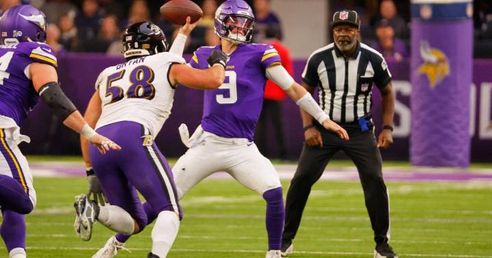 Vikings flagged for 8 false starts in loss to Ravens. McCarthy takes 'full responsibility'
