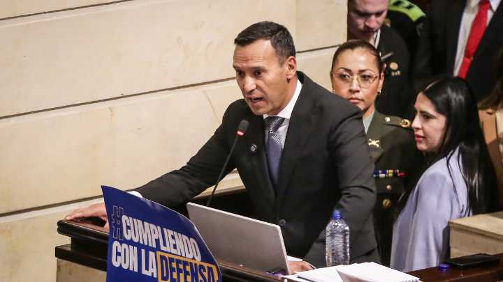 Radicarán moción de censura contra Mindefensa por bombardeo que dejó seis menores muertos en Guaviare