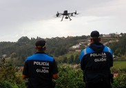 La Policía controla con el dron las zonas más castigadas por los robos en casas en Gijón