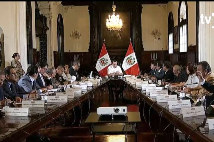 Presidente Jerí se reúne con dirigentes transportistas de diversas regiones