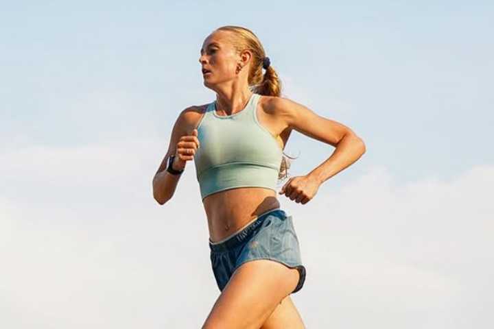 “Superwoman”: NCAA Star Leaves Track & Field Community in Awe With Incredible Achievement 8 Months Postpartum