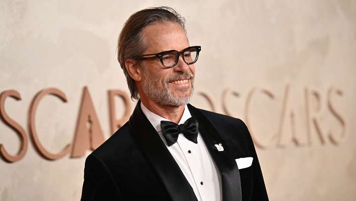 Guy Pearce Apologizes After Sharing Antisemitic Posts on Social Media
