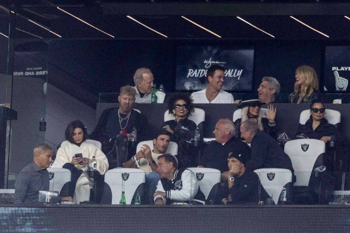 Raiders need Tom Brady to be more involved after ‘MNF’ disaster