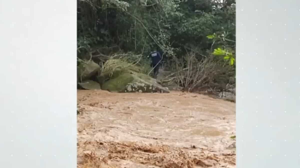 Hallan cuerpo de una de las mujeres arrastradas por creciente súbita en Silvania