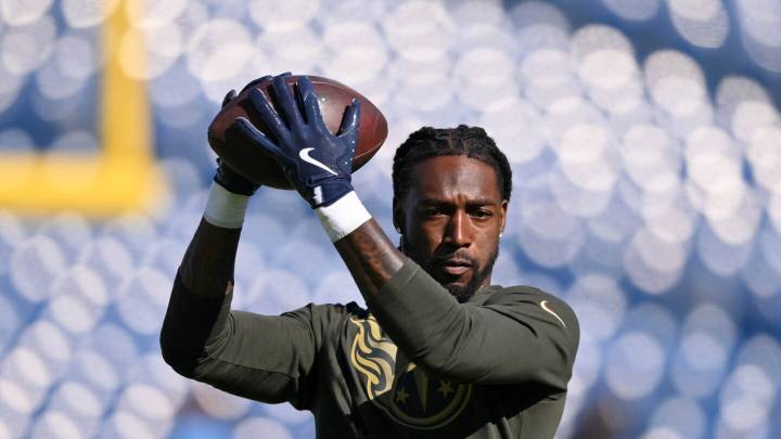 Calvin Ridley carted off with ankle injury