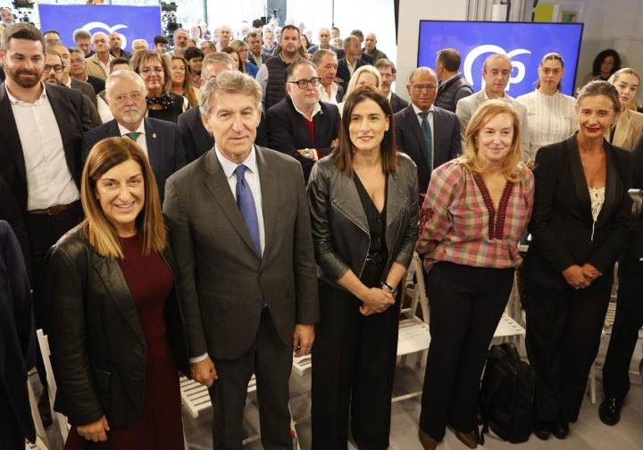 Feijóo propone en Santander que los autónomos también puedan trabajar por cuenta ajena