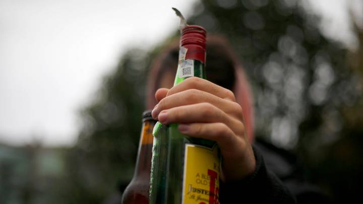 Ana, integrante de Alcohólicos Anónimos: «Ingería cantidades astronómicas de alcohol, hasta que perdía el conocimiento»