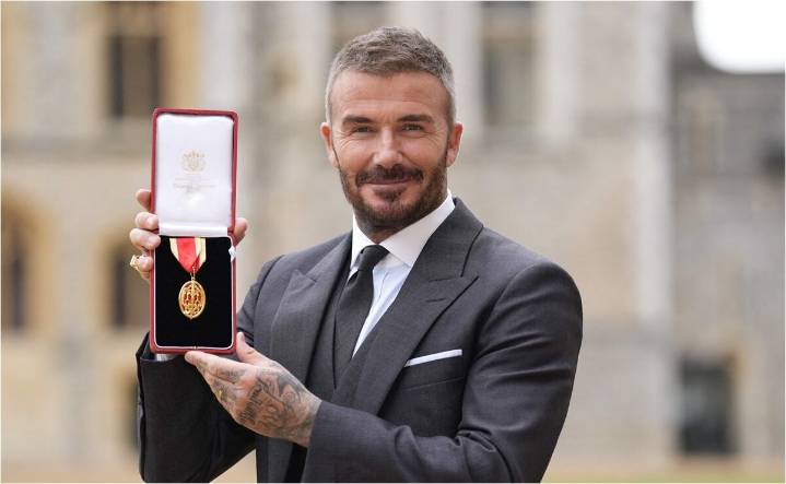 David Beckham es nombrado caballero por el rey Carlos III