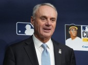 Manfred descarta nuevas restricciones a las apuestas en MLB
