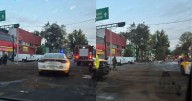 Tráileres de lácteos y pollo chocan en Eje Central; se derrama la carga y hay un lesionado