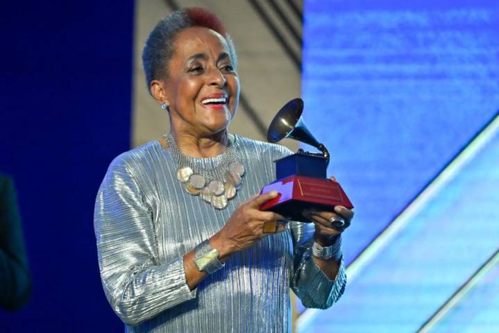 Susana Baca recibe el Premio a la Excelencia Musical de los Latin Grammy 2025